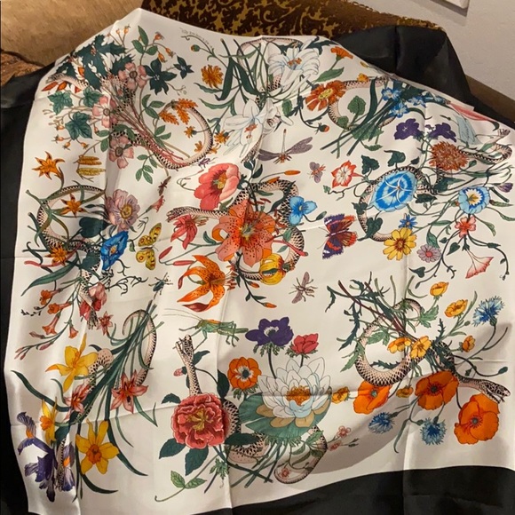 Gucci silk scarf - Picture 1 of 2